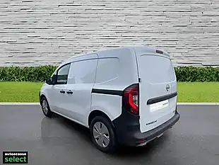 Used 2023 Nissan Townstar Acenta White - Interior and Exterior details 6
