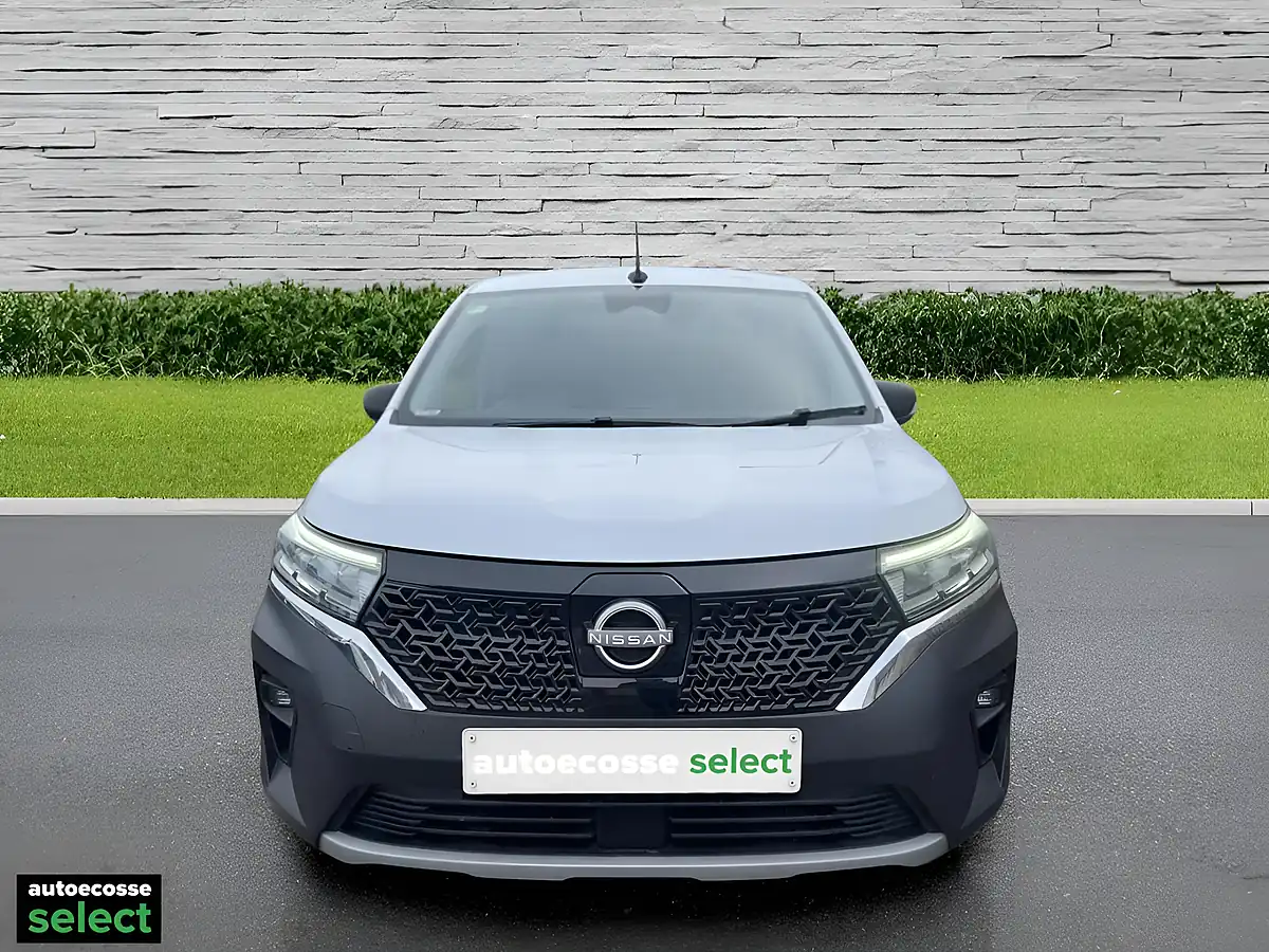 Used 2023 Nissan Townstar Acenta White - Interior and Exterior details 8