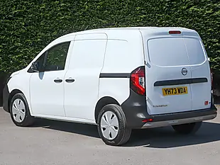 Used 2023 Nissan Townstar Acenta White - Interior and Exterior details 10