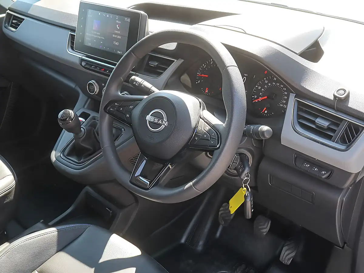Used 2023 Nissan Townstar Acenta White - Interior and Exterior details 13