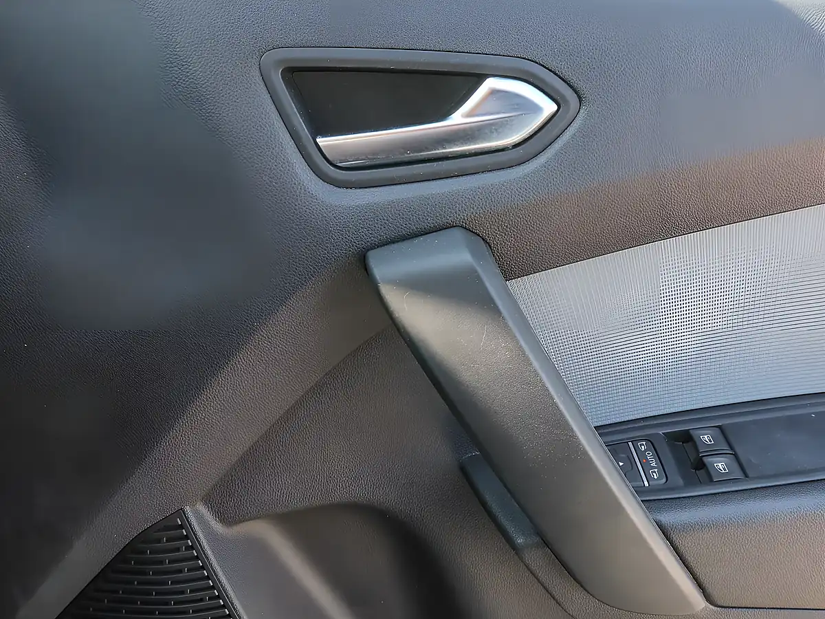 Used 2023 Nissan Townstar Acenta White - Interior and Exterior details 18