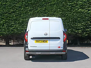 Used 2023 Nissan Townstar Acenta White - Interior and Exterior details 9