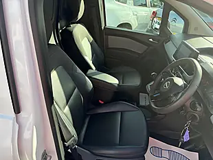 Used 2023 Nissan Townstar Acenta White - Interior and Exterior details 16