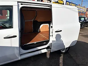 Used 2023 Nissan Townstar Acenta White - Interior and Exterior details 17