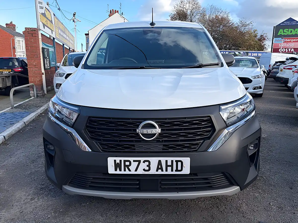 Used 2023 Nissan Townstar Acenta White - Interior and Exterior details 2