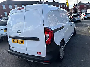 Used 2023 Nissan Townstar Acenta White - Interior and Exterior details 7