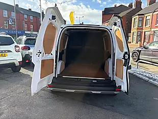 Used 2023 Nissan Townstar Acenta White - Interior and Exterior details 9