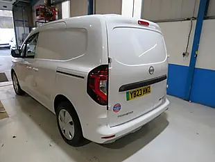 Used 2023 Nissan Townstar Tekna L1 White - Interior and Exterior details 5