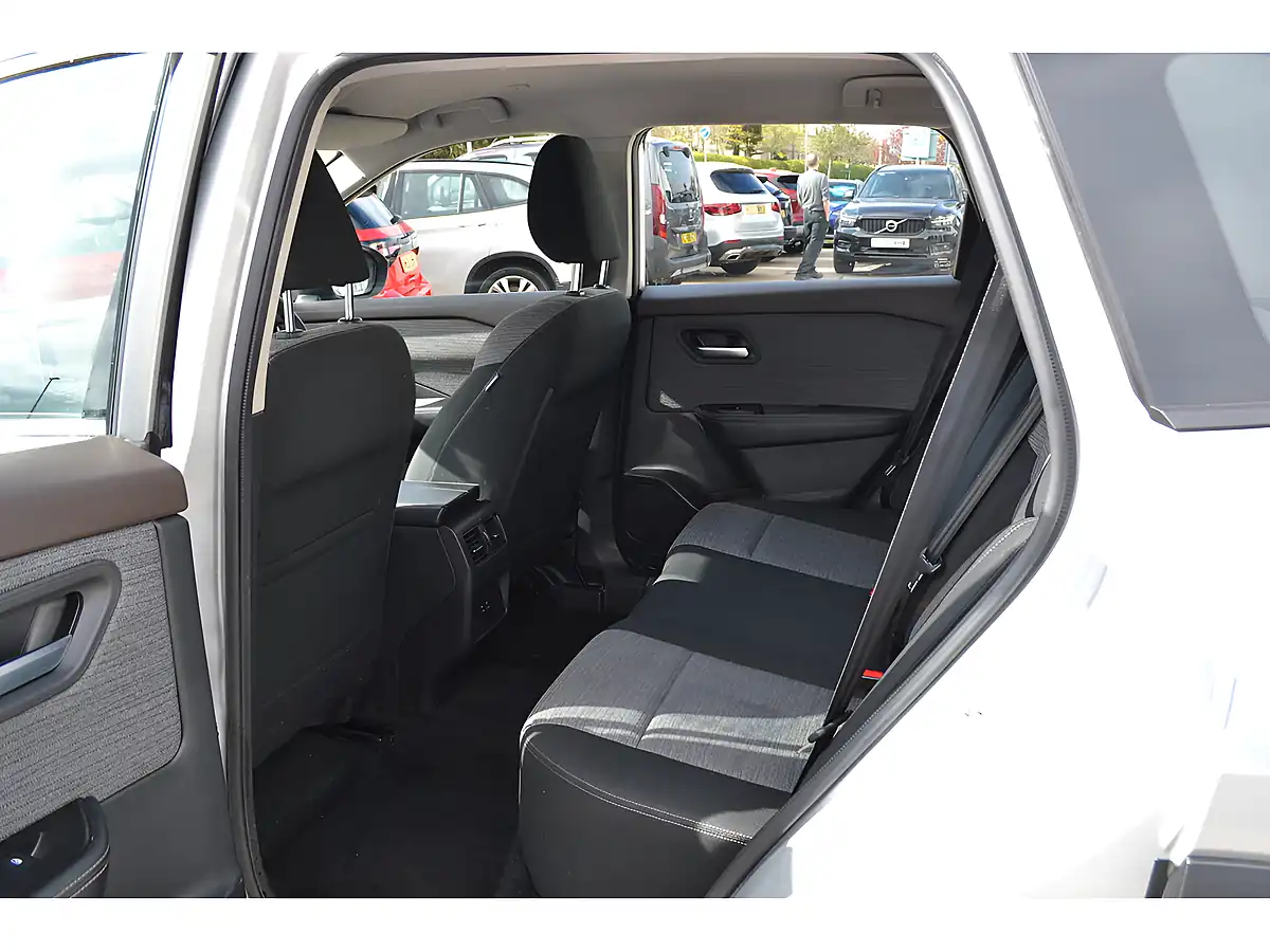 Used 2023 Nissan X-Trail Acenta Premium Silver - Interior and Exterior details 18