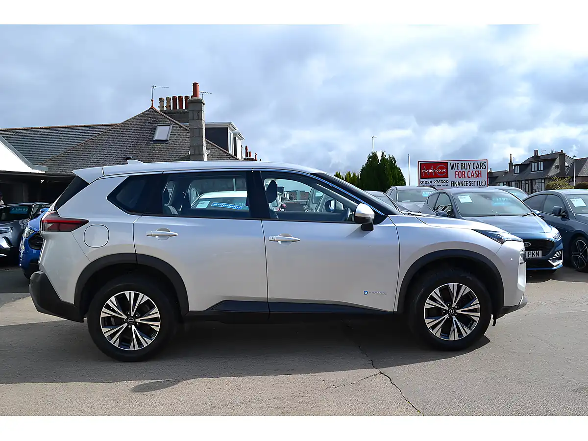 Used 2023 Nissan X-Trail Acenta Premium Silver - Interior and Exterior details 5