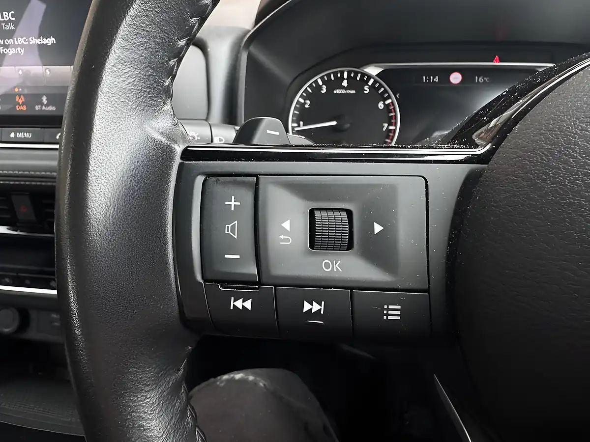 Used 2023 Nissan X-Trail Acenta Premium White - Interior and Exterior details 10