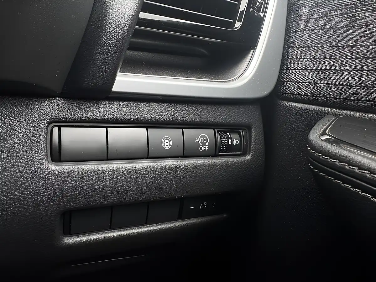 Used 2023 Nissan X-Trail Acenta Premium White - Interior and Exterior details 11
