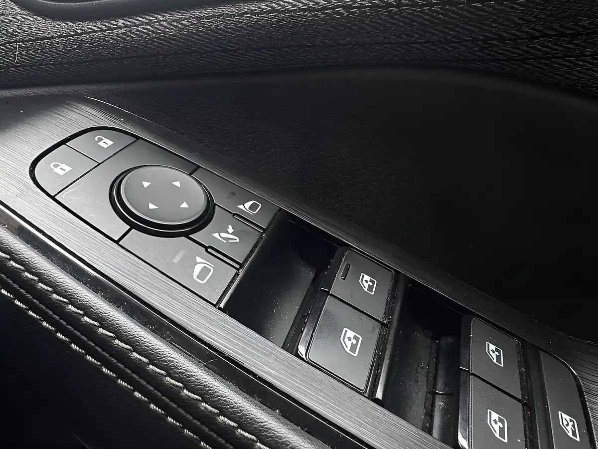 Used 2023 Nissan X-Trail Acenta Premium White - Interior and Exterior details 12