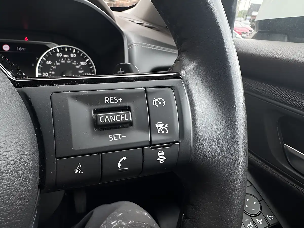 Used 2023 Nissan X-Trail Acenta Premium White - Interior and Exterior details 13