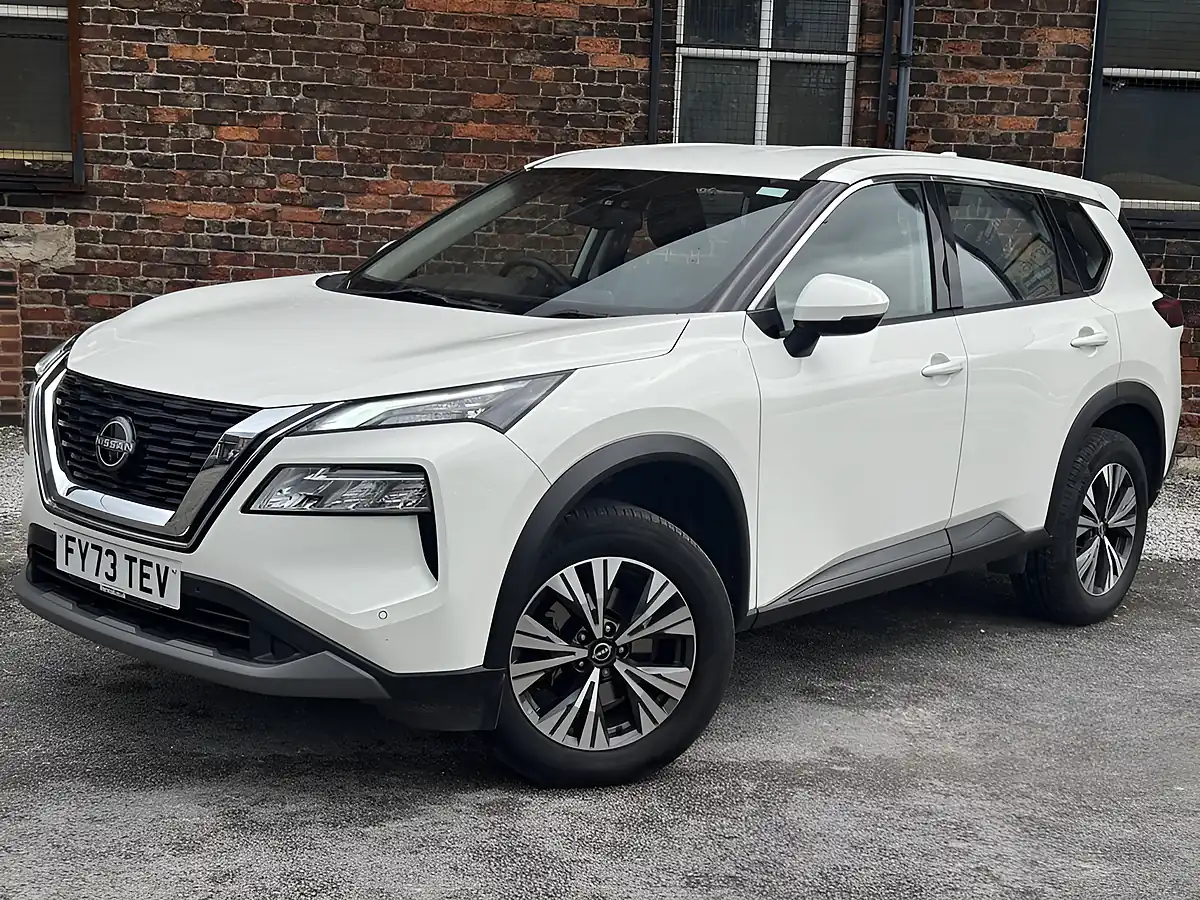 Used 2023 Nissan X-Trail Acenta Premium White - Interior and Exterior details 3
