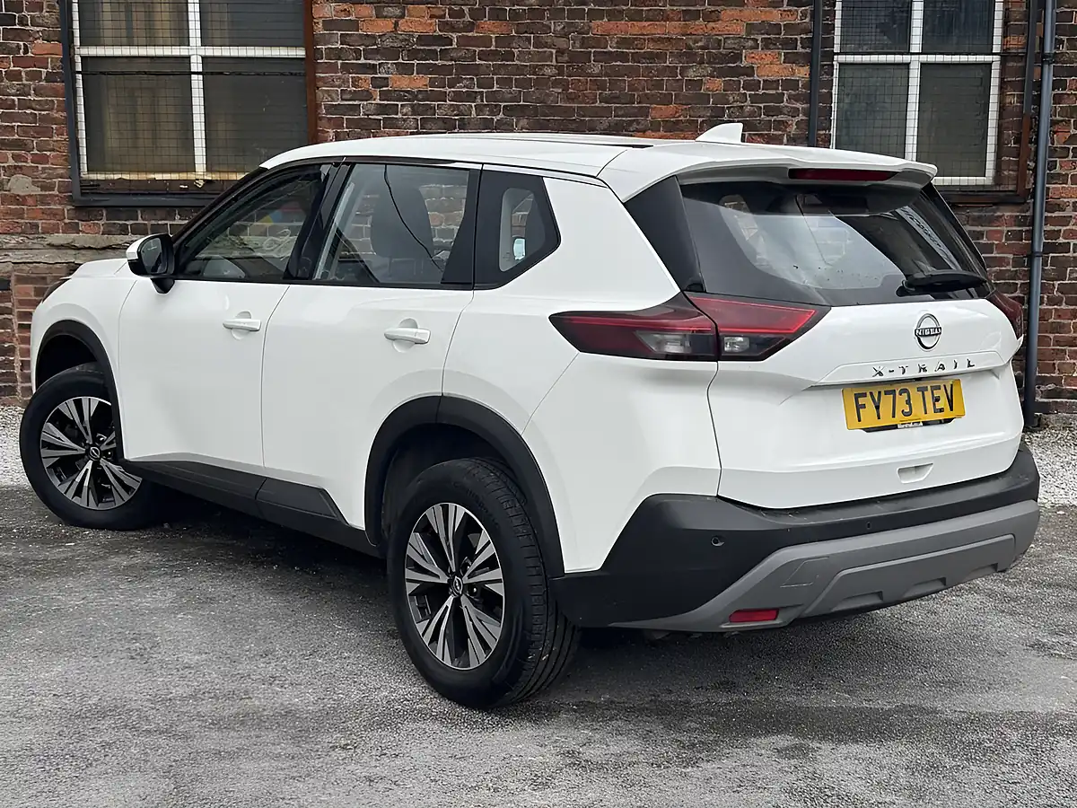 Used 2023 Nissan X-Trail Acenta Premium White - Interior and Exterior details 5