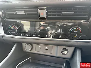 Used 2023 Nissan X-Trail N-Connecta Blue - Interior and Exterior details 17