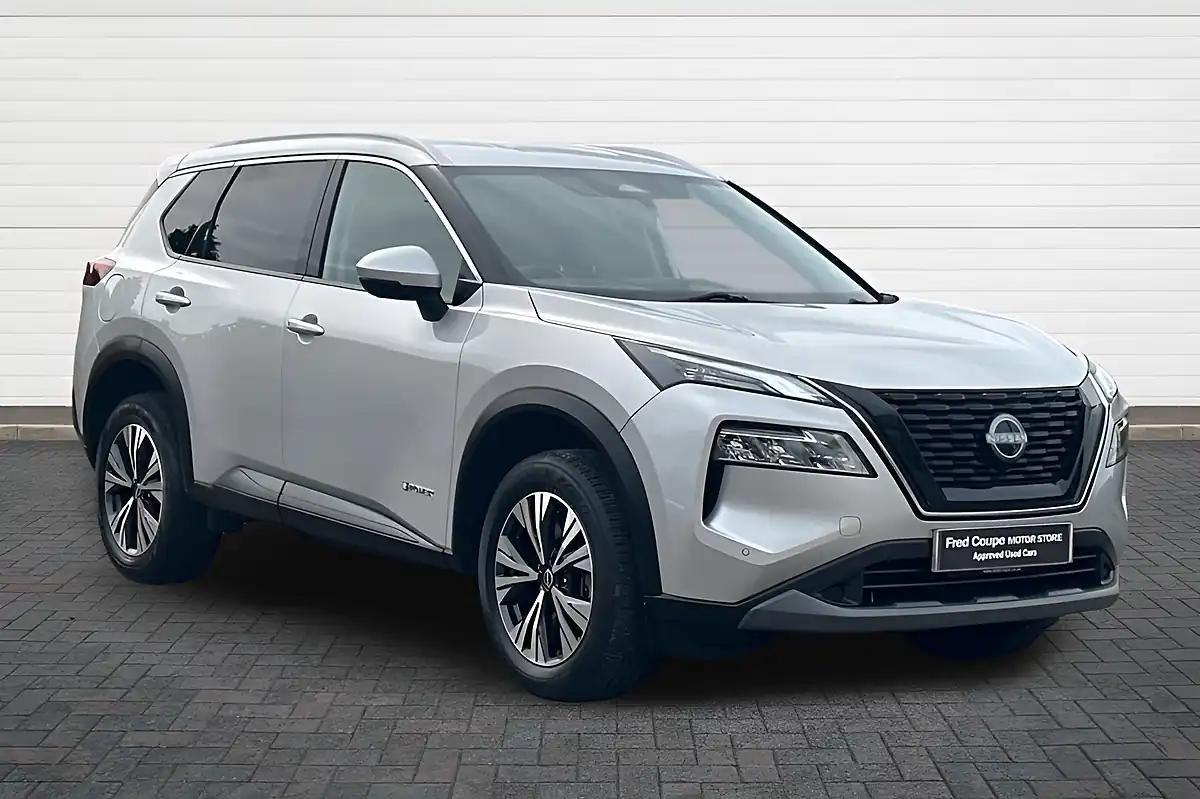 Used 2023 Nissan X-Trail N-Connecta Silver - Front View