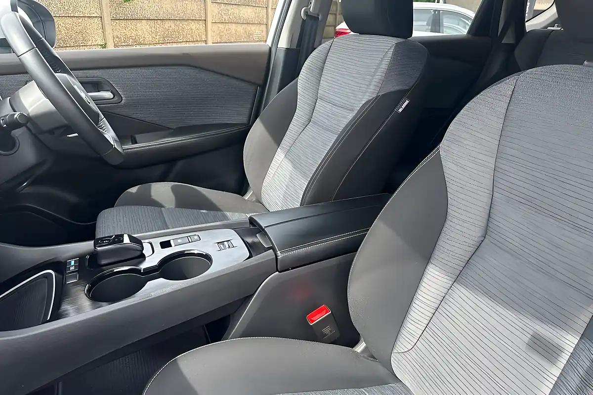 Used 2023 Nissan X-Trail N-Connecta Silver - Interior and Exterior details 11