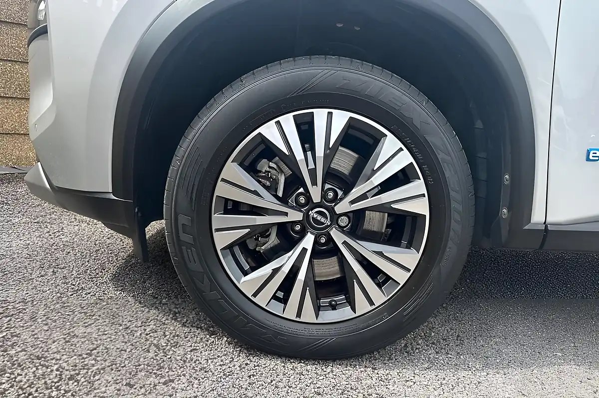 Used 2023 Nissan X-Trail N-Connecta Silver - Interior and Exterior details 13