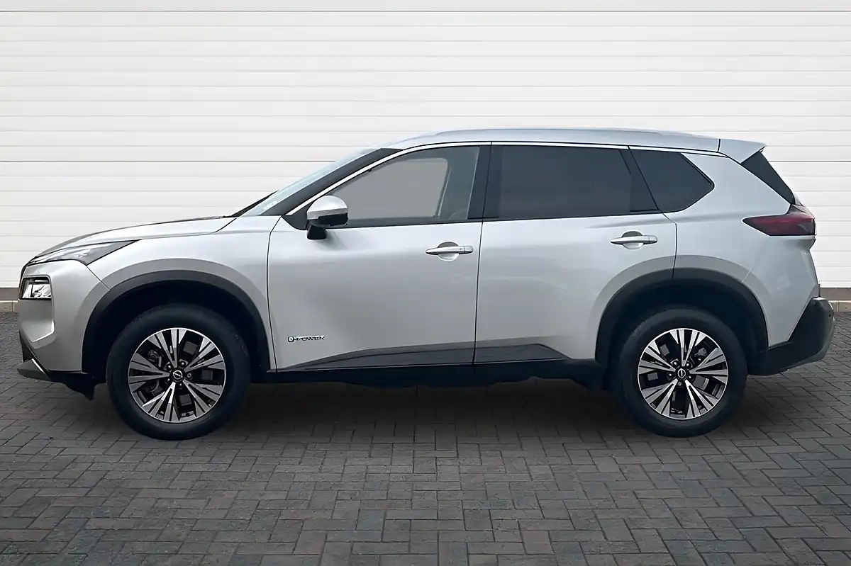 Used 2023 Nissan X-Trail N-Connecta Silver - Interior and Exterior details 6