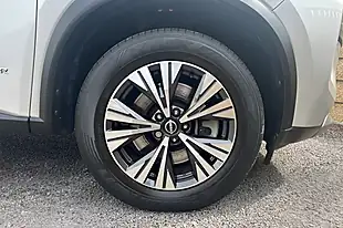 Used 2023 Nissan X-Trail N-Connecta Silver - Interior and Exterior details 9