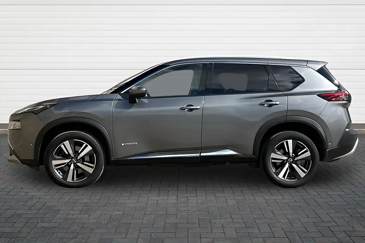 Used 2023 Nissan X-Trail Tekna Gun Metal - Interior and Exterior details 6