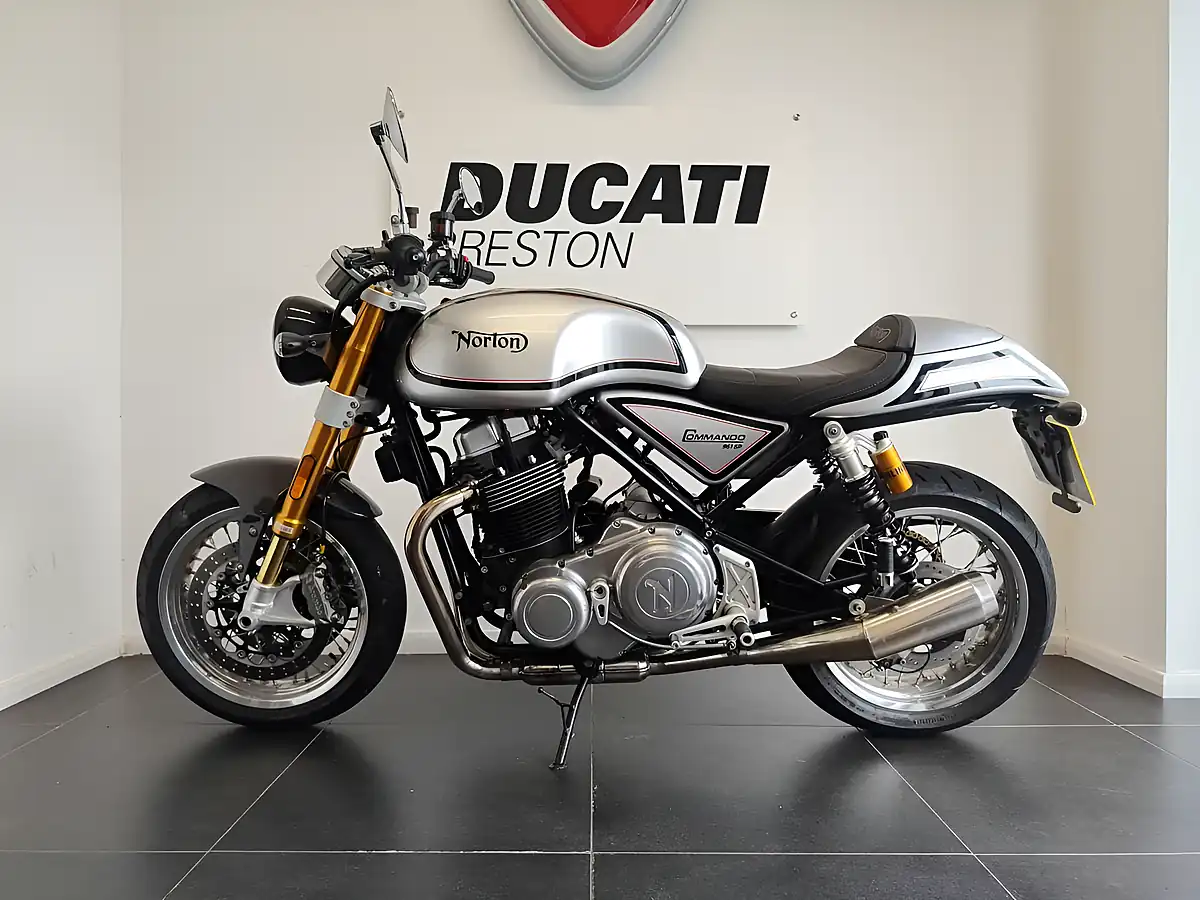 Used 2023 Norton Commando 961 Sp Silver - Interior and Exterior details 2