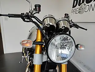 Used 2023 Norton Commando 961 Sp Silver - Interior and Exterior details 3