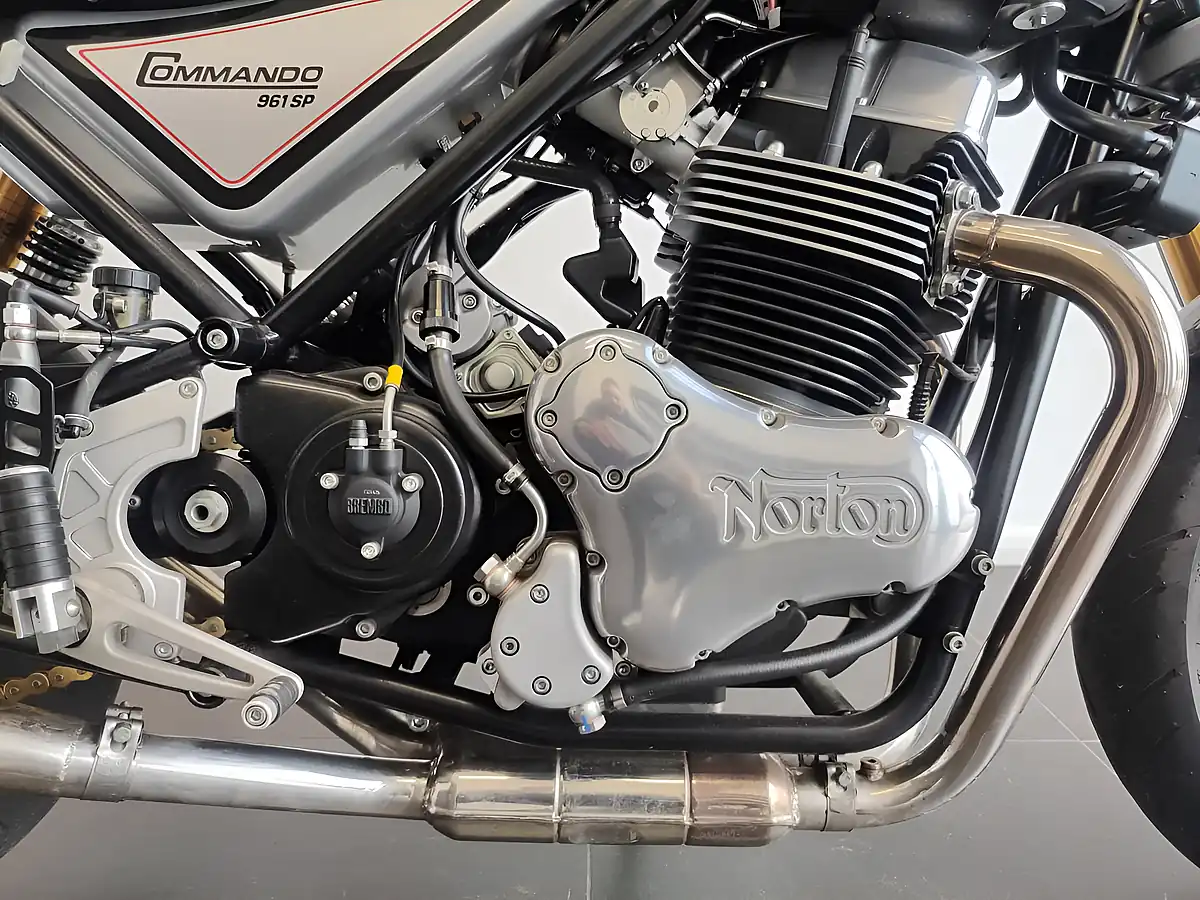 Used 2023 Norton Commando 961 Sp Silver - Interior and Exterior details 6