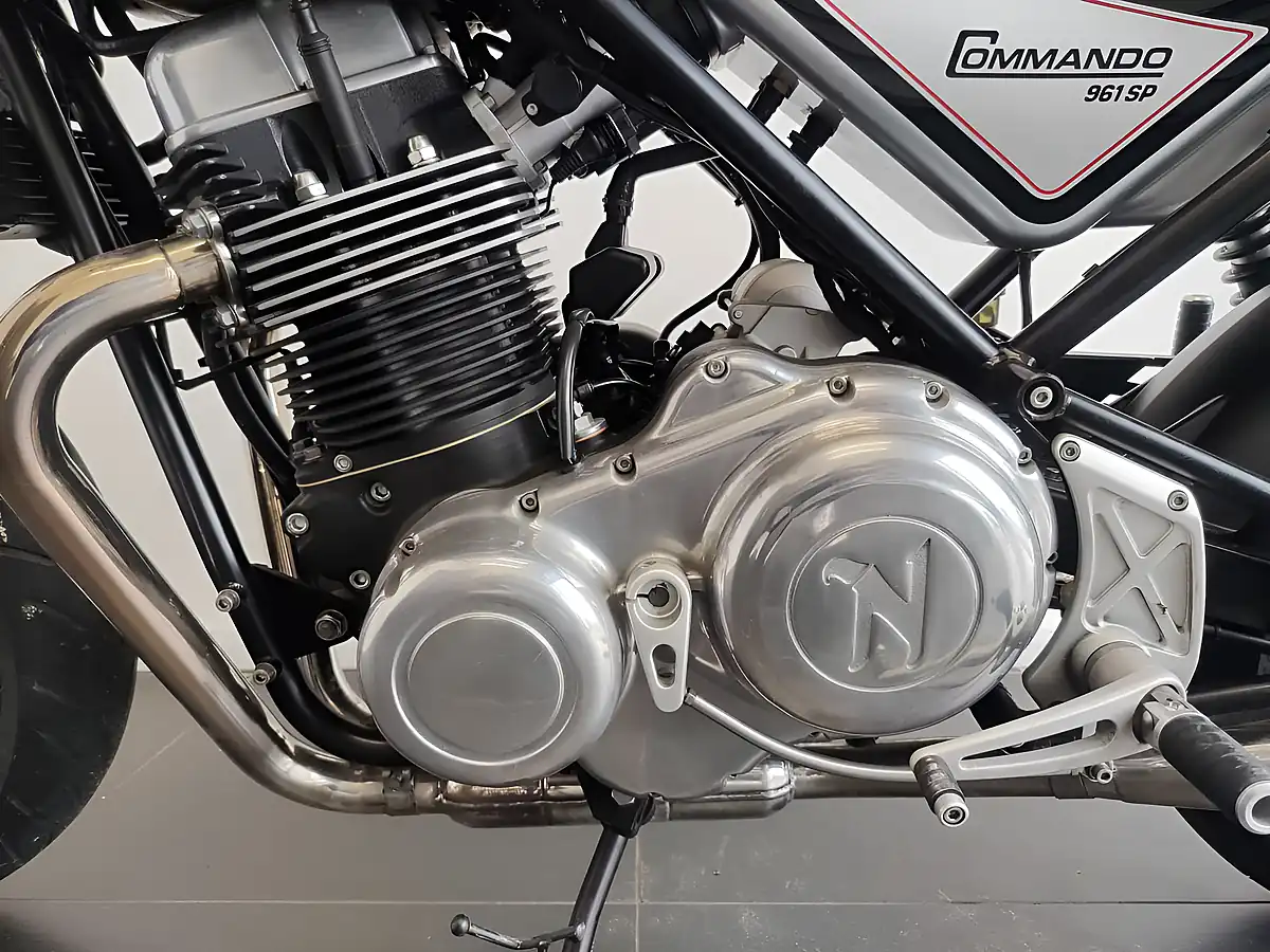 Used 2023 Norton Commando 961 Sp Silver - Interior and Exterior details 9