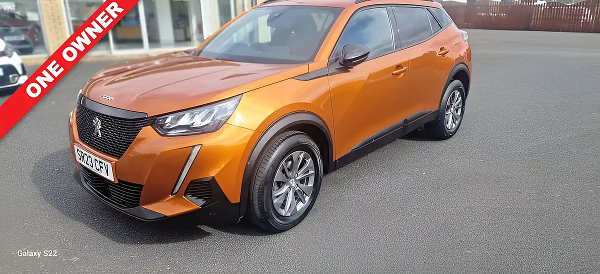 Used 2023 Peugeot 2008 Active Premium Orange - Front View