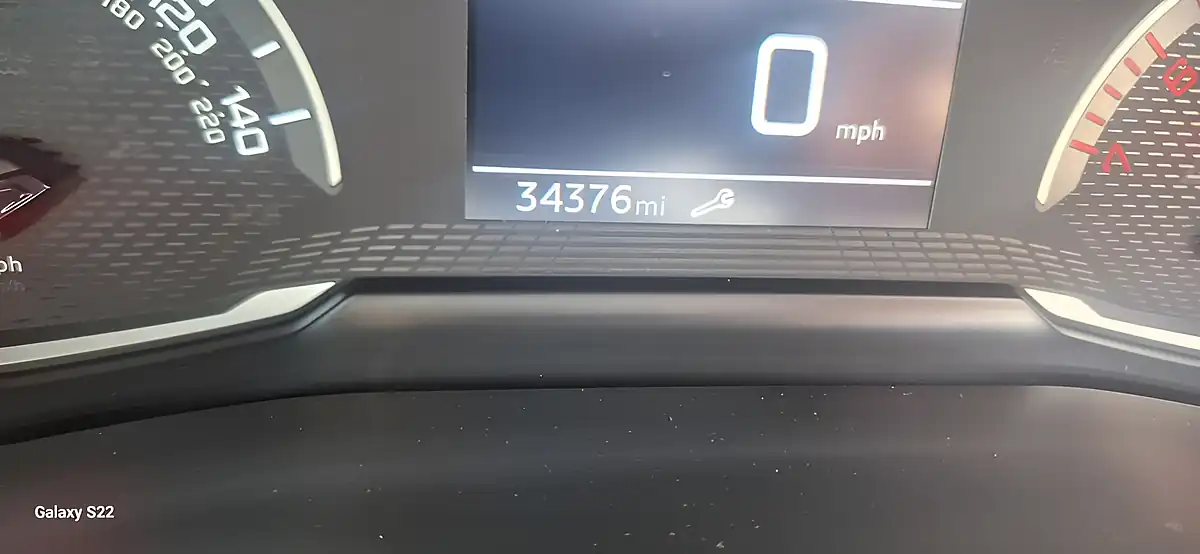 Used 2023 Peugeot 2008 Active Premium Orange - Interior and Exterior details 9