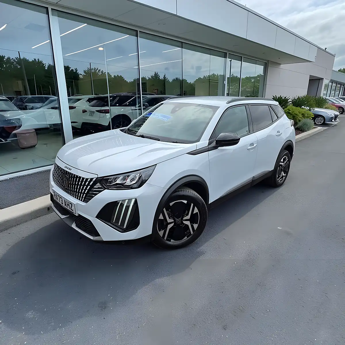 Used 2023 Peugeot 2008 Allure Edition Alpine White - Front View