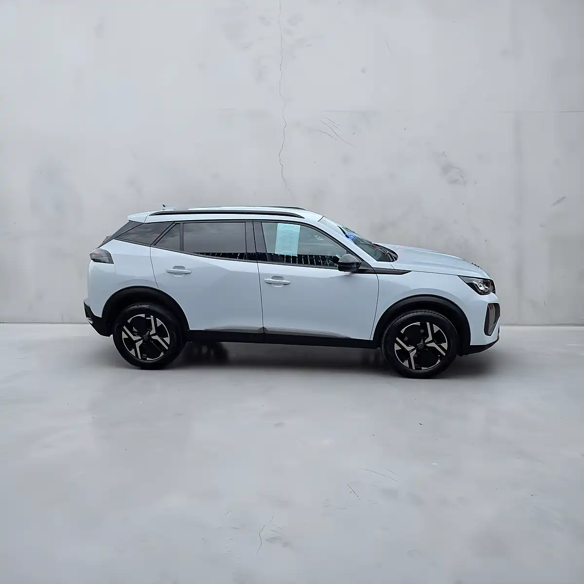 Used 2023 Peugeot 2008 Allure Edition Alpine White - Interior and Exterior details 10