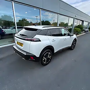 Used 2023 Peugeot 2008 Allure Edition Alpine White - Interior and Exterior details 3