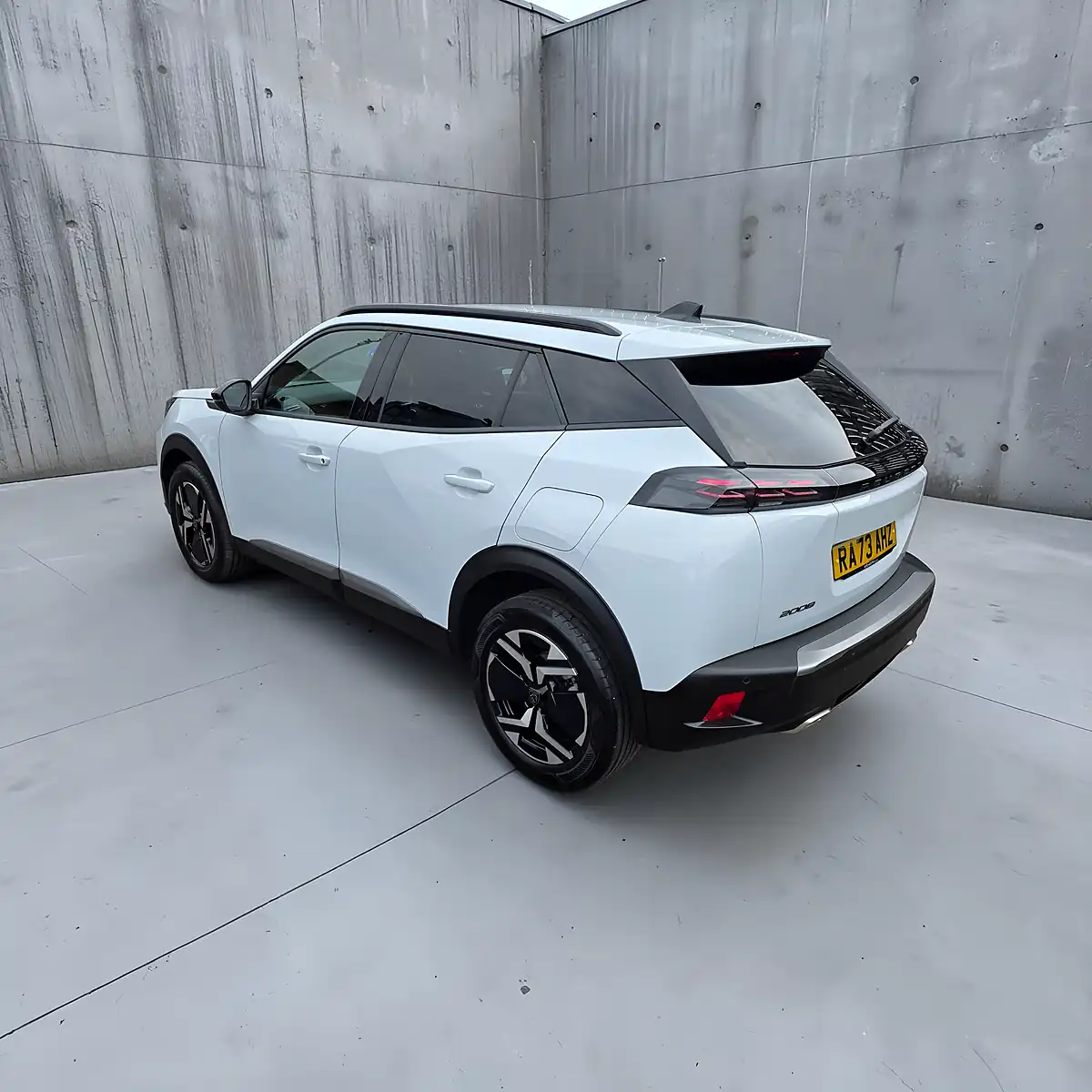 Used 2023 Peugeot 2008 Allure Edition Alpine White - Interior and Exterior details 5
