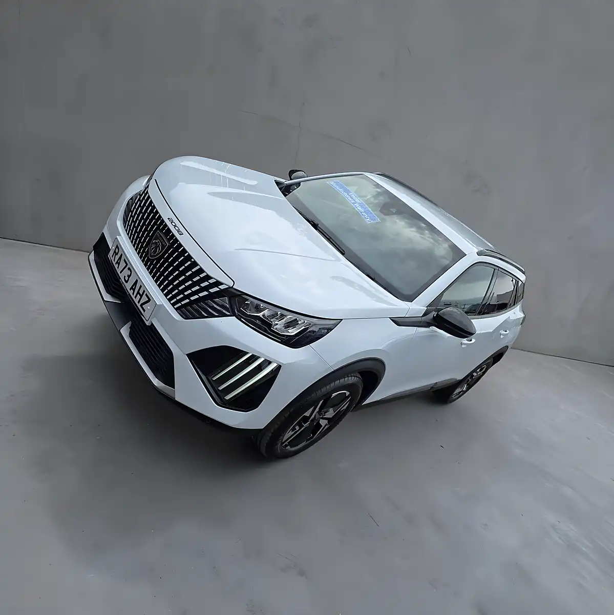 Used 2023 Peugeot 2008 Allure Edition Alpine White - Interior and Exterior details 7