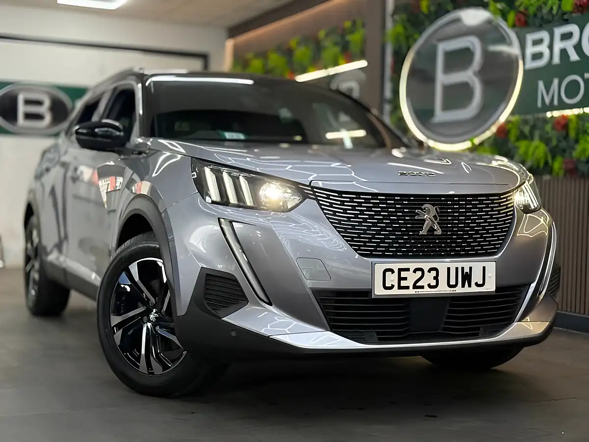 Used 2023 Peugeot 2008 GT Grey - Front View