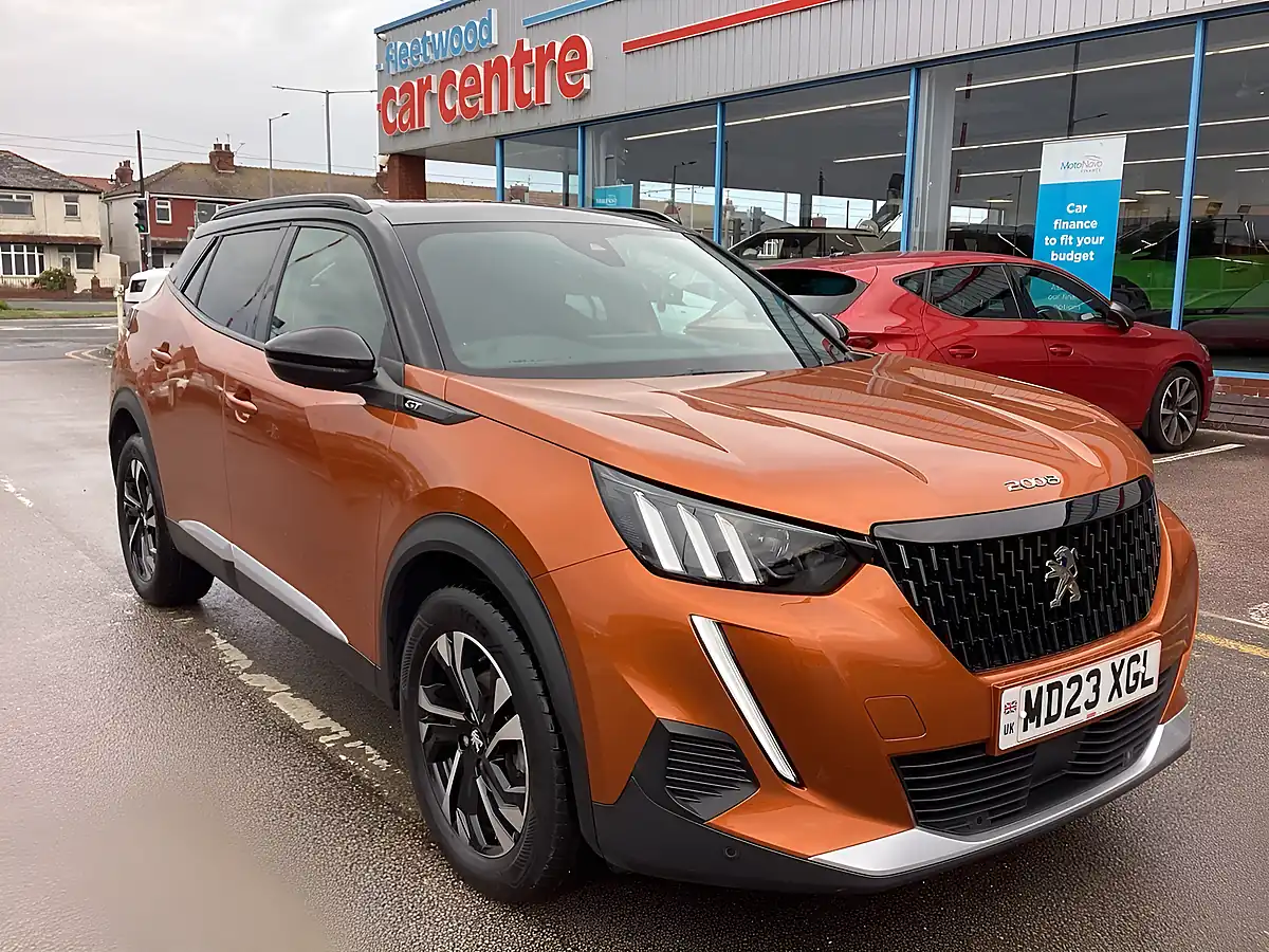 Used 2023 Peugeot 2008 GT Orange Fusion - Front View