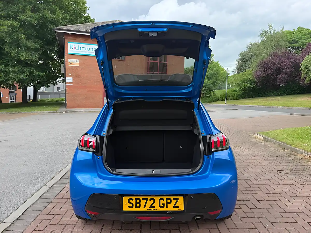 Used 2023 Peugeot 208 Allure Premium Blue - Interior and Exterior details 14