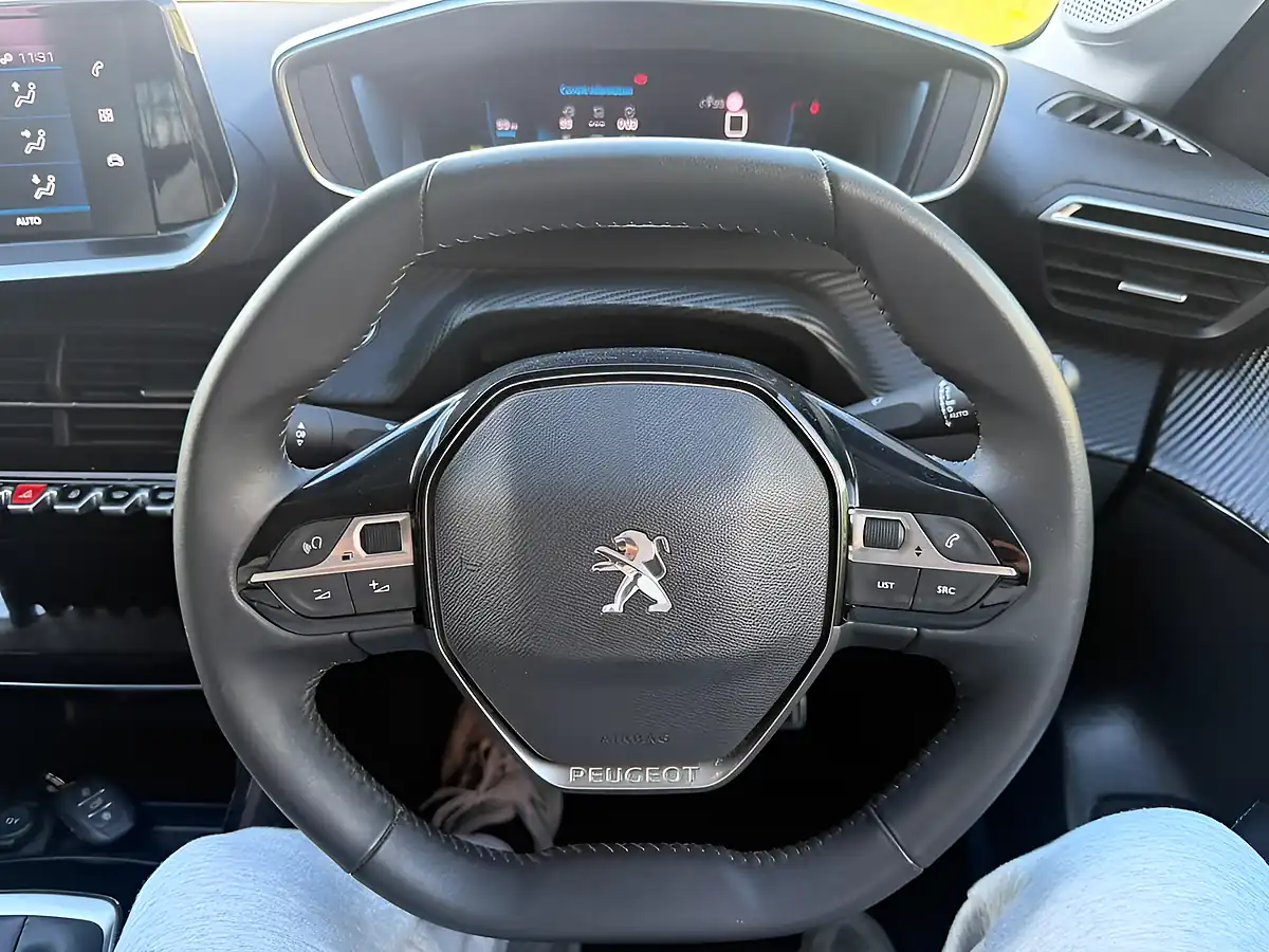 Used 2023 Peugeot 208 Allure Premium + Blue - Interior and Exterior details 16