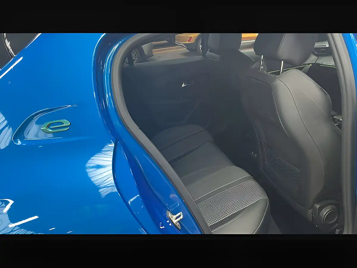 Used 2023 Peugeot 208 GT Vertigo Blue - Interior and Exterior details 11