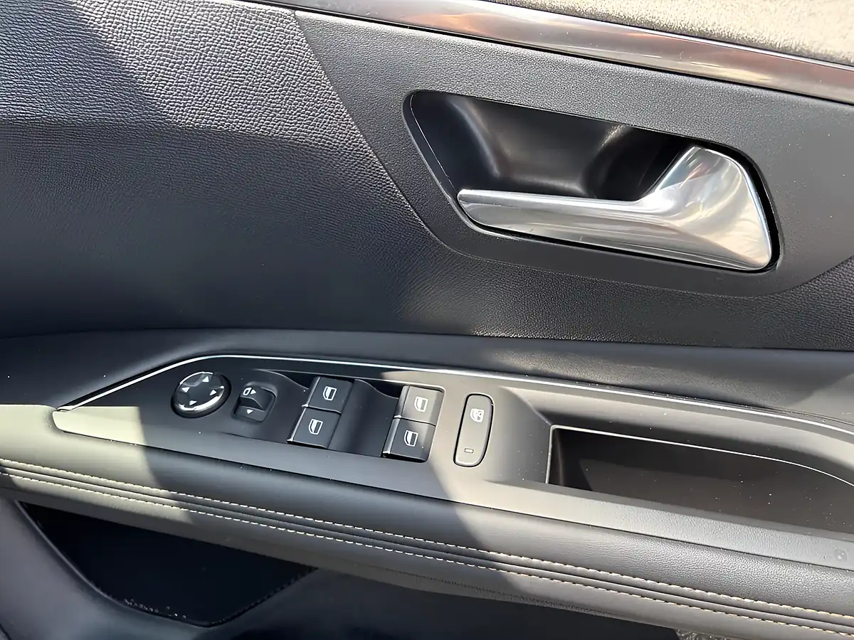 Used 2023 Peugeot 3008 GT Grey - Interior and Exterior details 11