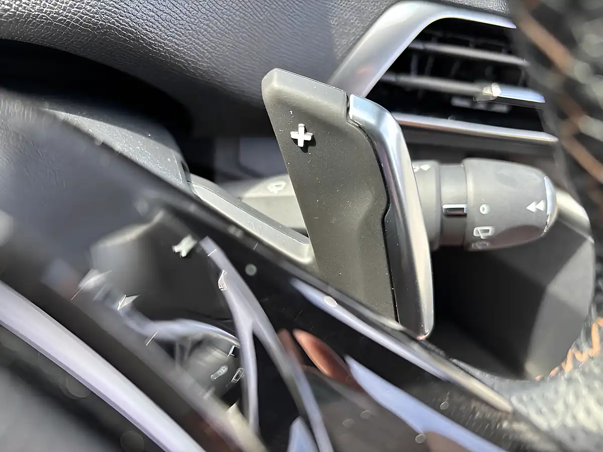 Used 2023 Peugeot 3008 GT Grey - Interior and Exterior details 17