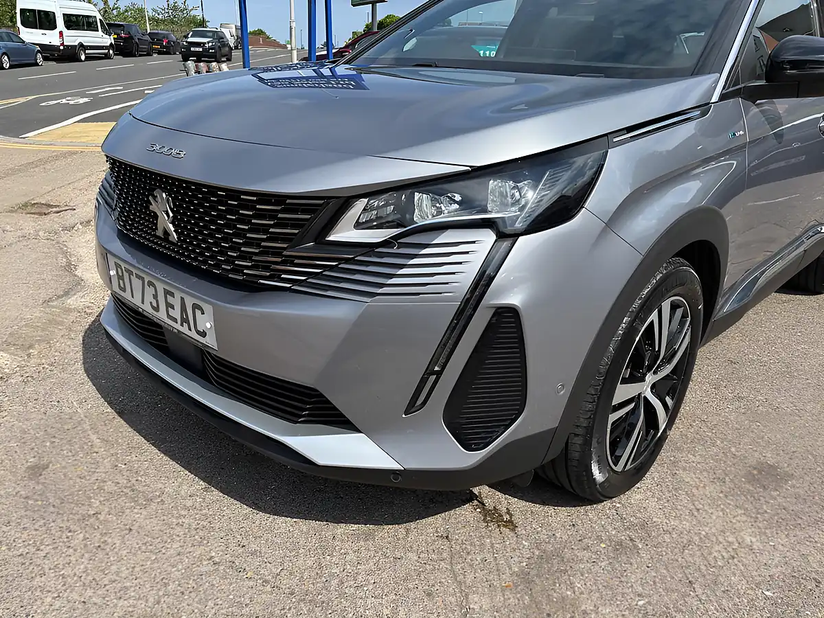 Used 2023 Peugeot 3008 GT Grey - Interior and Exterior details 5