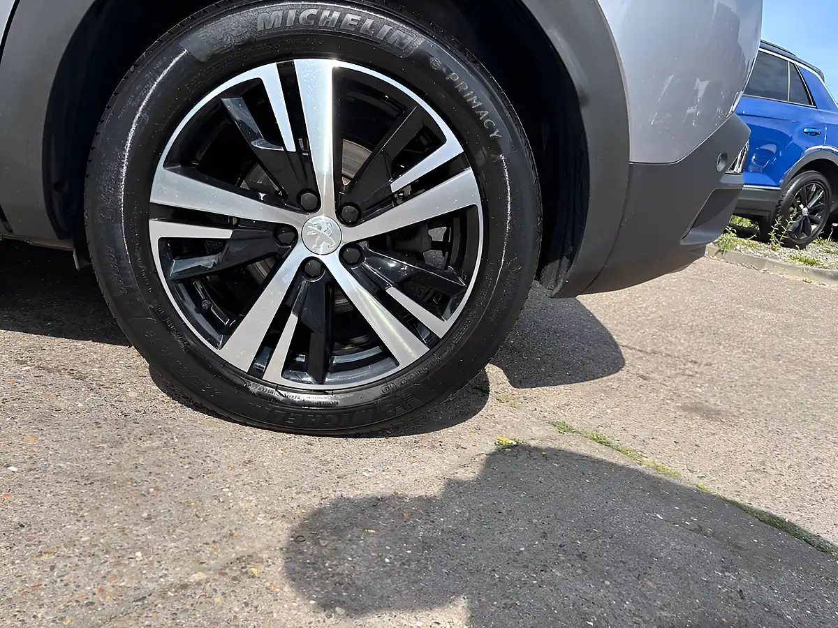 Used 2023 Peugeot 3008 GT Grey - Interior and Exterior details 9