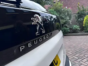 Used 2023 Peugeot 3008 GT Pearlescent White - Interior and Exterior details 18