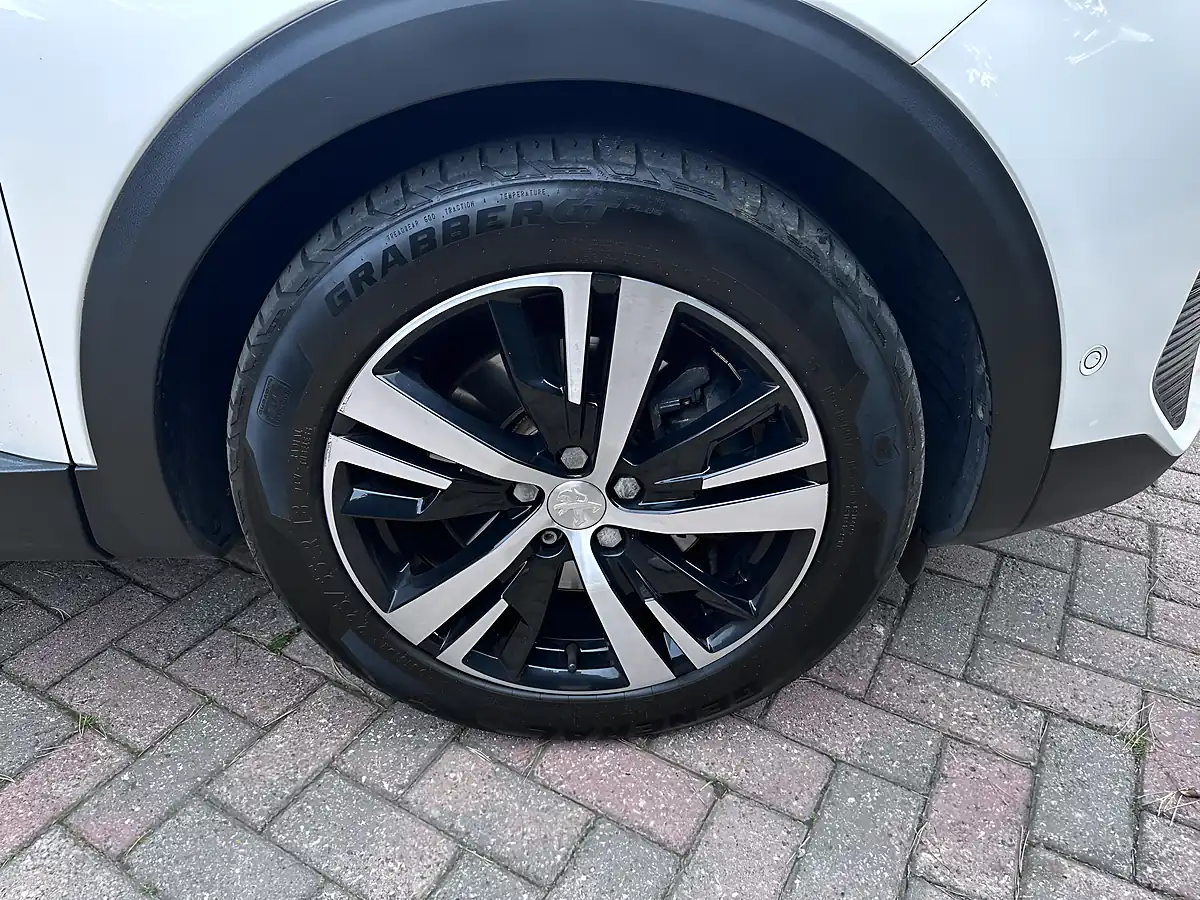 Used 2023 Peugeot 3008 GT Pearlescent White - Interior and Exterior details 20