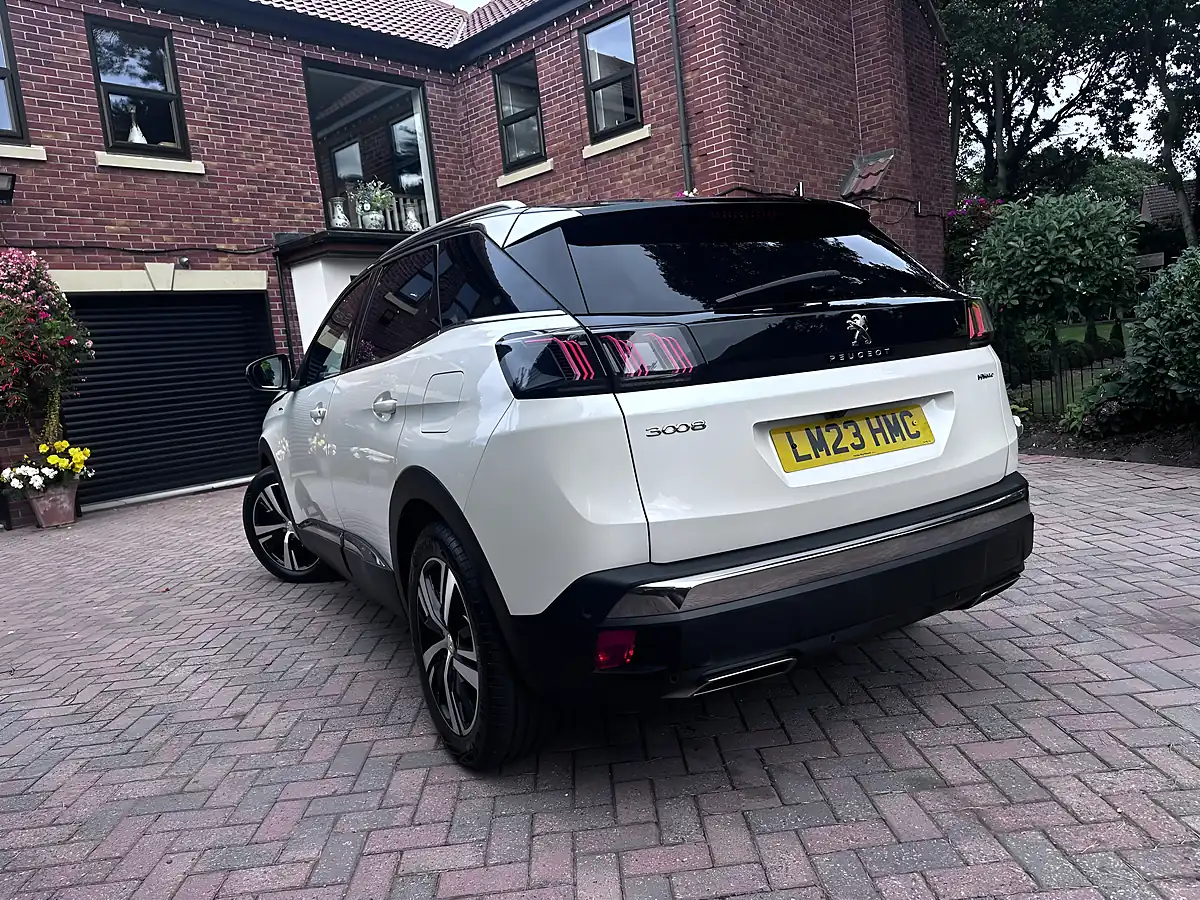Used 2023 Peugeot 3008 GT Pearlescent White - Interior and Exterior details 5